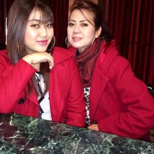 Meet your Posher, Lorie